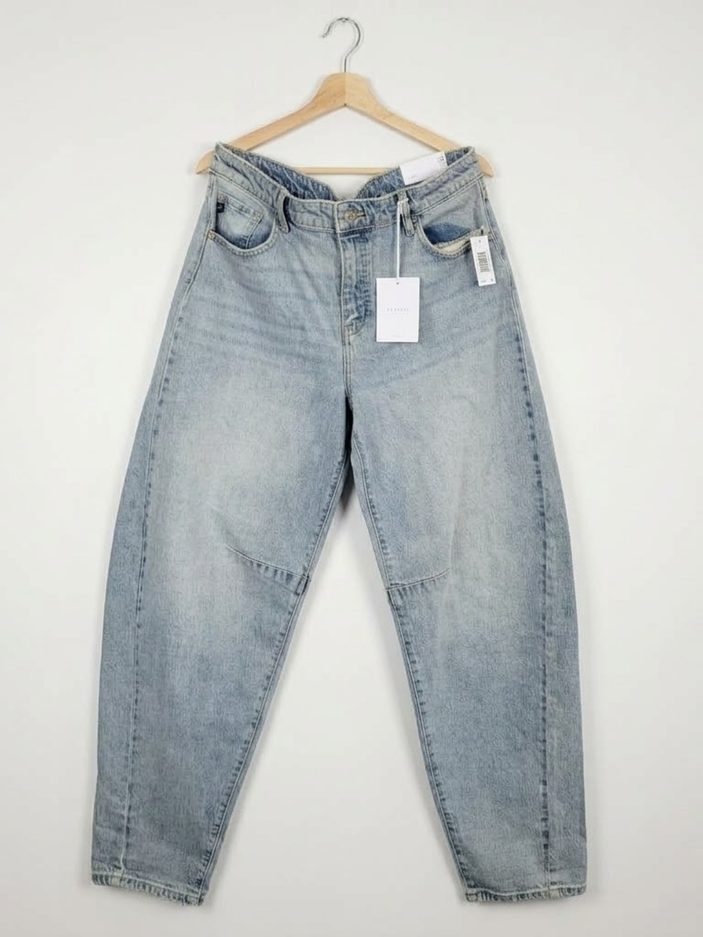 NWT KanCan Horseshoe 29X30 Women's Barrel Leg Jeans Light Wash Streetwear